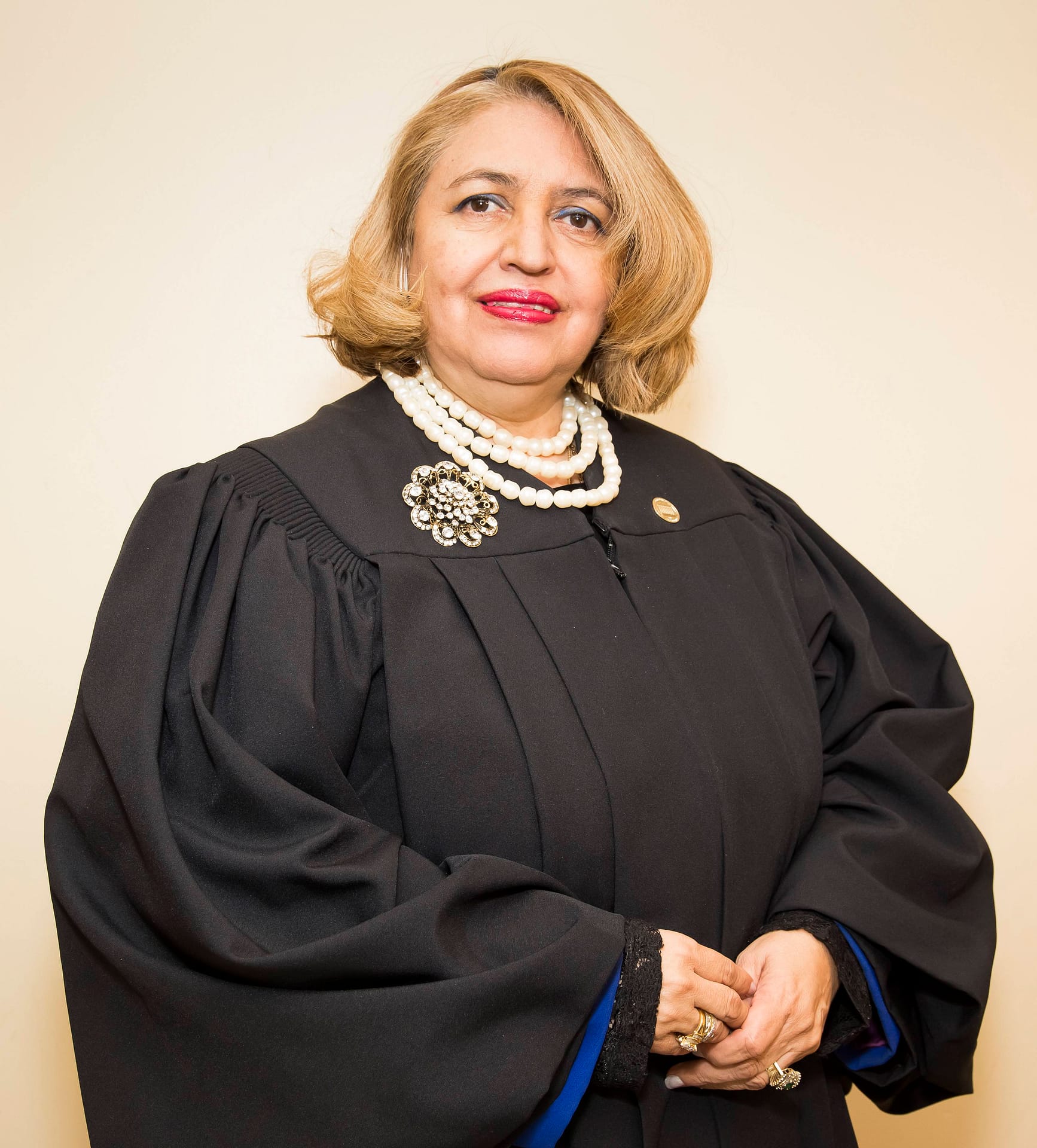 Honorable Juez Carmen Vel Squez Juramenta Como Presidente De Ajscsny